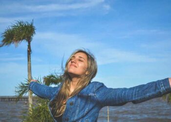 угаждането