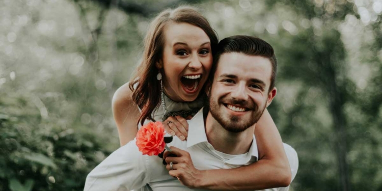 мъж обича жена