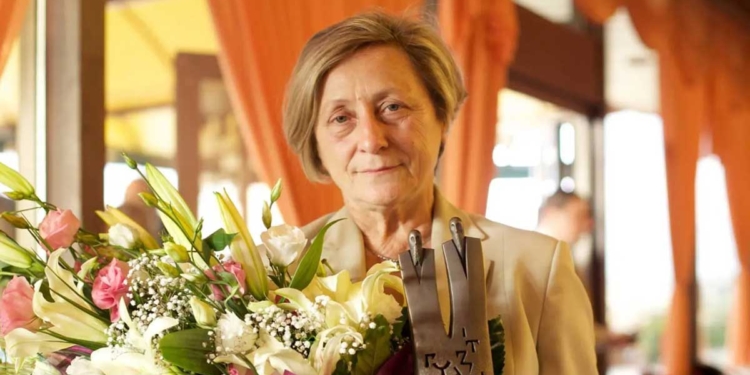 Нешка Робева