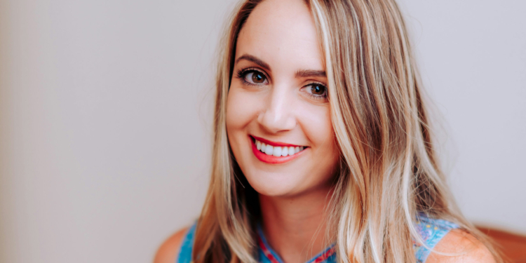 винаги усмихнати